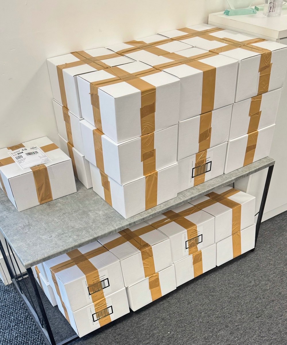 swallowsgroup's tweet photo. Delivery incoming! 📦

We’ve just finished posting a MASSIVE batch of support boxes to newly diagnosed Head & Neck Cancer patients.

Thanks to your donations and our efforts, we’re making a real difference in people’s lives! 🫶🤎

#SupportBox #CancerSupport #CancerAware #Donate #TheSwallows