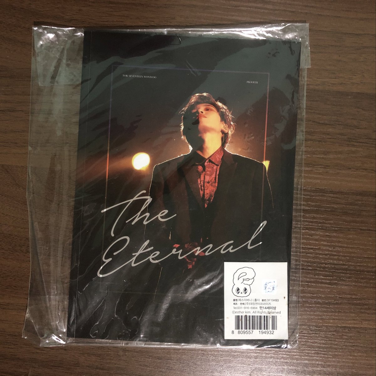 stelleyd0's tweet photo. free claim!

wonwoo the eternal photobook (?) idk not sure sealed eh >< from unclaimed items

will dispose if not claimed by tomorrow https://t.co/KdqcrNGYYu