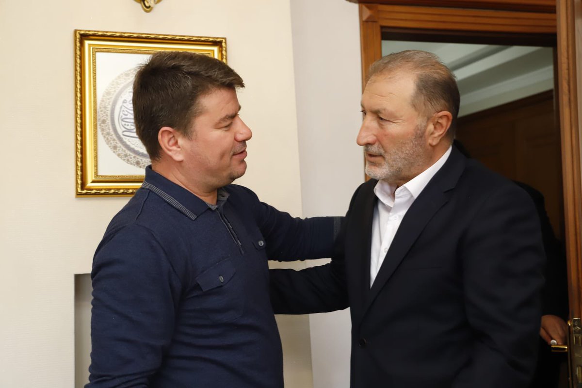 GENEL BAŞKANIMIZ YILMAZ, AKSARAY DİNÇER’İ’İ MAKAMINDA ZİYARET ETTİ.
Genel Başkanımız Ömer Yılmaz 18 Nisan 2025 Tarihinde Aksaray Belediye Başkanı Dr. Evren Dinçer’i makamında ziyaret etti.