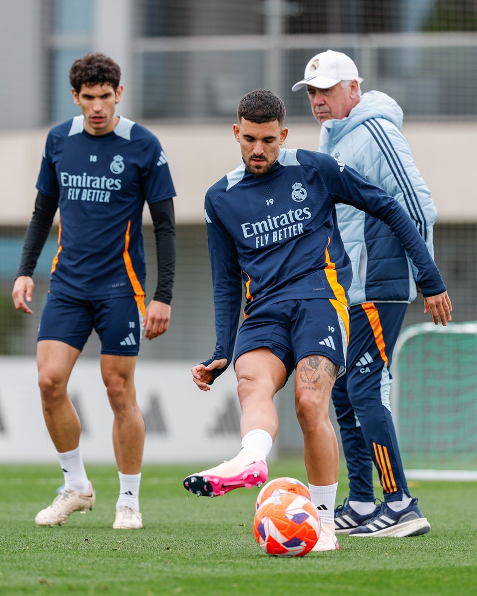 realmadriden's tweet photo. 🦵 @DaniCeballos46
🦵 @RaulAsencio7 https://t.co/E4o7OFXtxu