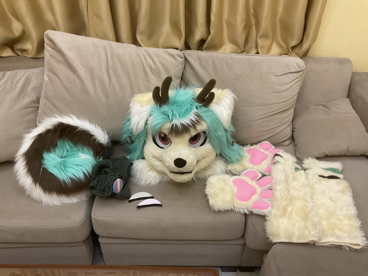 Trindsess's tweet photo. After alot of thinking and alot of thoughts, i would like to sell one of my fursuit for 1000$ their name is choko
DM me if interested

Would like them to have a new home who can take care of them better
Include beanie, eyelids, and the glasses

#fursuit #fursuitsale #furry https://t.co/d41GPKLf0a