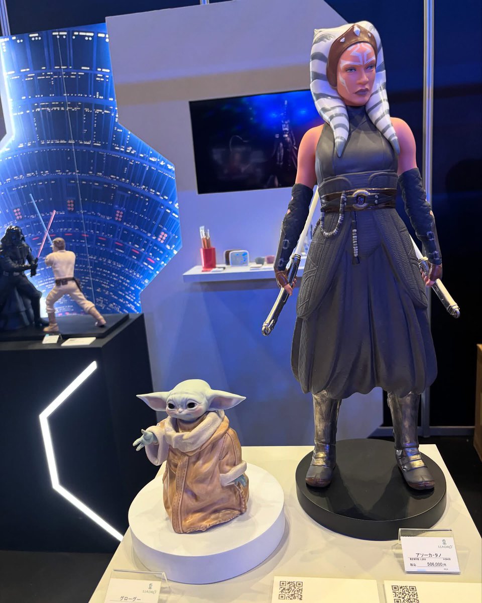 MrLeitor's tweet image. La marca española @Lladro presente en la Star Wars Celebration Japan 2025 con sus figuras de porcelana.
El High-end del High-end.
Hablamos de 4300€ por la Padmè, unos 3100€ por la Ahsoka o 2000€ por el stormtrooper.
#StarWars #SWCJ #Lladro