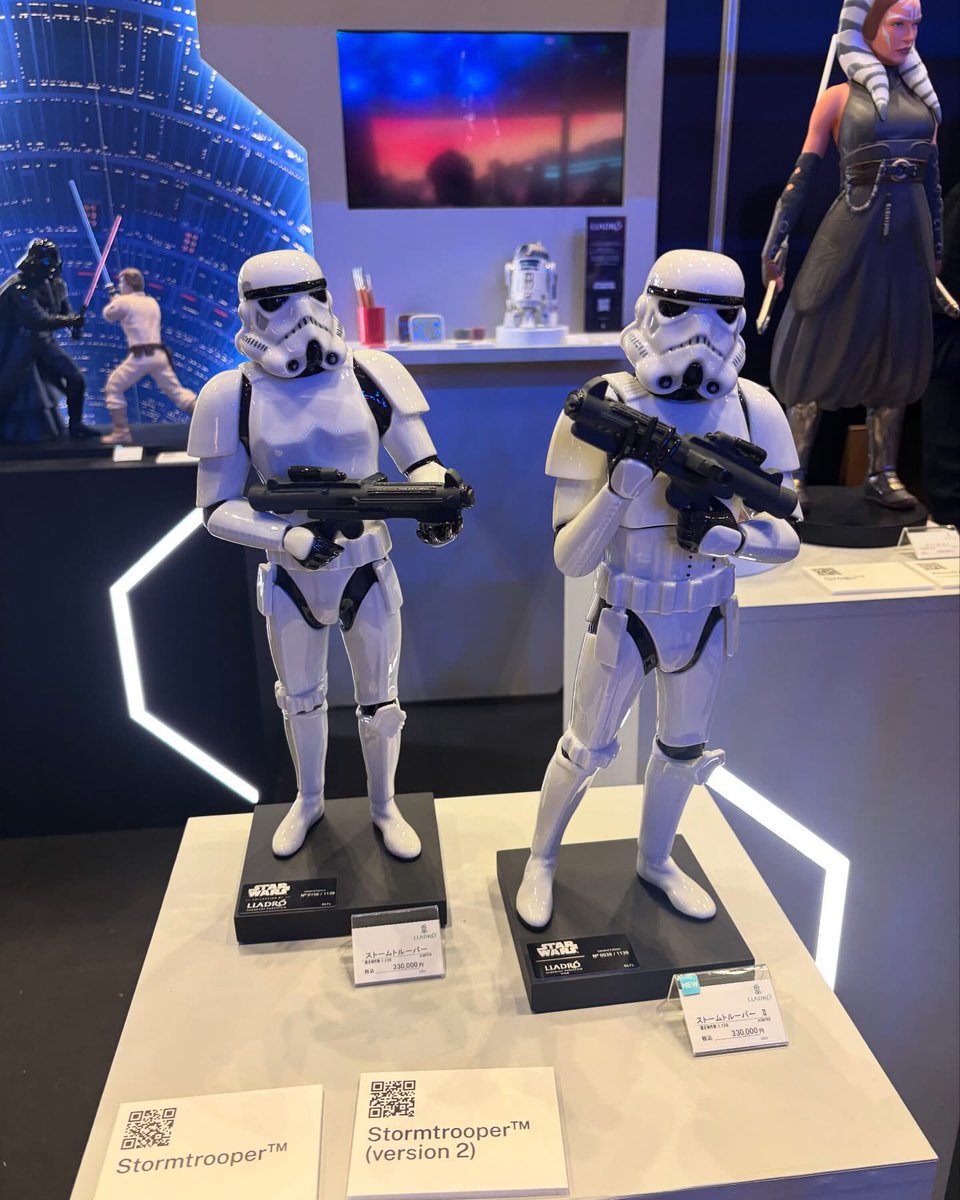 MrLeitor's tweet image. La marca española @Lladro presente en la Star Wars Celebration Japan 2025 con sus figuras de porcelana.
El High-end del High-end.
Hablamos de 4300€ por la Padmè, unos 3100€ por la Ahsoka o 2000€ por el stormtrooper.
#StarWars #SWCJ #Lladro