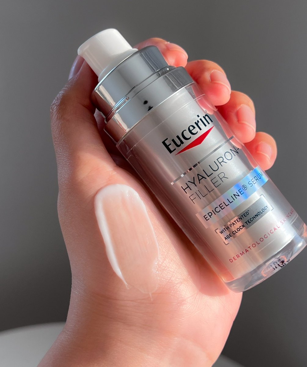 34 ยังไงให้หน้าไม่ไปไกลเท่าอายุ นอกจากโบท็อกซ์ ก็มี Epicelline® Serum จาก Eucerin นี่แหละ ที่ใช้ควบคู่กับหัตถการยกกระชับผิวเด็กแล้วได้ผลลัพธ์ดีมากก นอกจากผิวฟูกระชับ ยังชุ่มชื้นอิ่มน้ำ ไม่แห้งกร้านต้นเหตุของริ้วรอยแรกเริ่ม ผิวเรียบเนียน นุ่มเด้ง ย้อนอายุผิวได้เป็นสิบปีเลย
ทางแบรนด์เค้าคิดค้นมาจากศาสตร์ของ Epigenetics ซึ่งเป็นการศึกษาเกี่ยวกับการร่วงโรยของผิวถึงระดับเซลล์ผิวเลย เซรั่มขวดนี้มันเลยเป็นเซรั่มลดริ้วรอยที่เก่ง และเห็นผลดีมากๆ สำหรับคนที่ใกล้เข้าเลข3ควรมีติดรูทีนไว้เลย