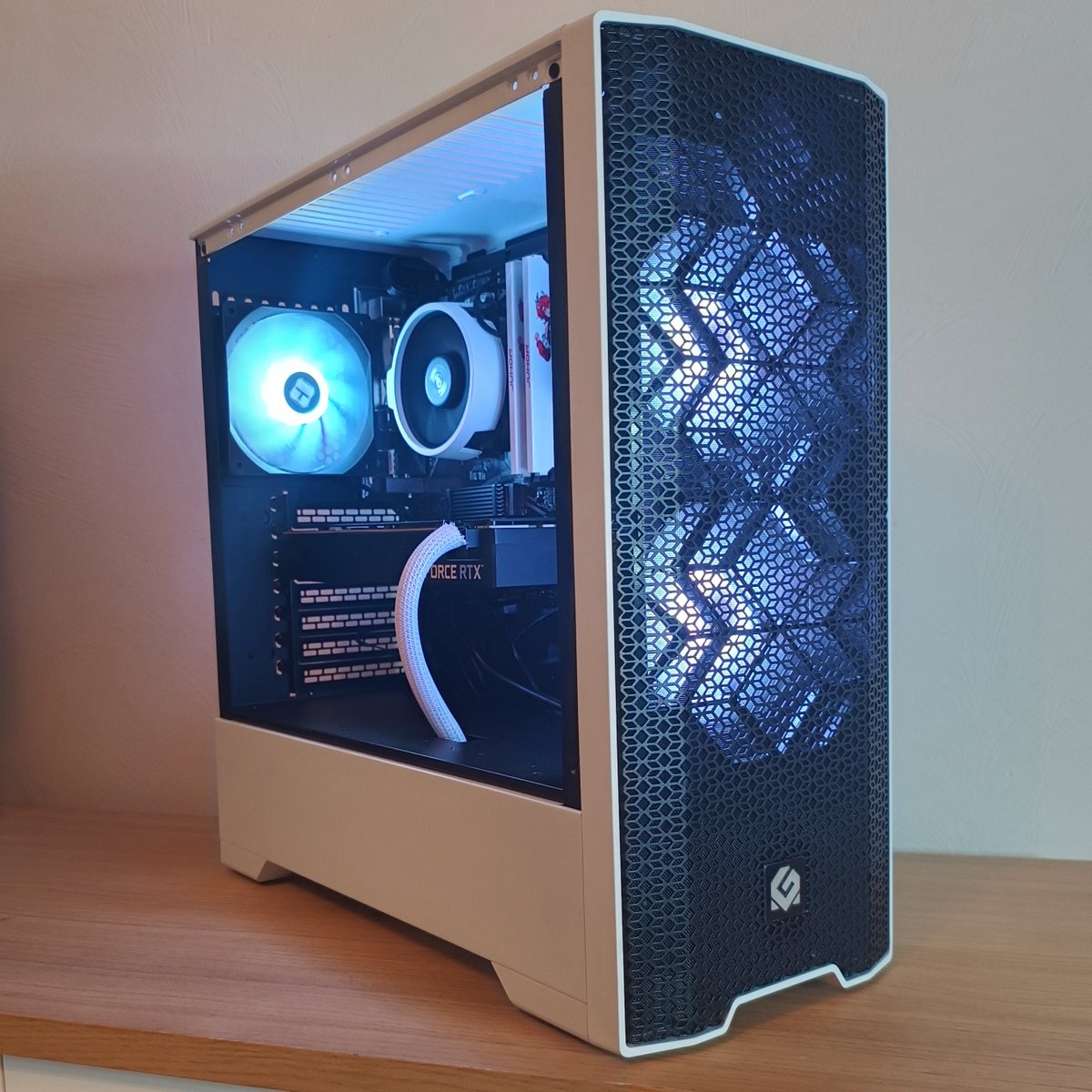 StellaPCs_nl's tweet photo. Panda PC #pcbuild #custompc https://t.co/XNj4UGQ7m8