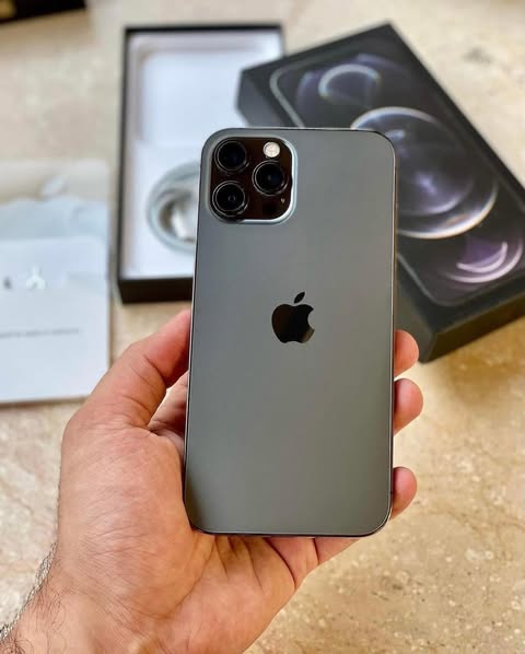 Techhubmobile's tweet photo. #Cash_Deal
IPhone 12 Pro max  PTA 256GB #Rs_187000/-🔥
Fresh condition
PTA Approved
89% Battery Health 🔋
all okay No fault
Order Now
At Tech Hub Mobile

📞#CallingNumber:
03139259112
#TechHubMobile #Smartphones #MobileDeals #Gadgets #TechStore #PhoneAccessories #SamsungPhones https://t.co/qbnhWhb0ob
