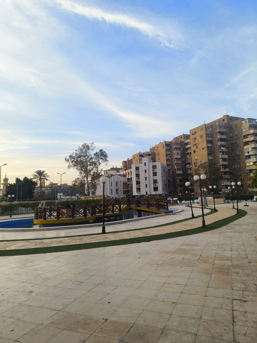 أيَها المسافر، لا تضَع قلبكْ في أي منزلْ، وإلا أصبحت مهمومًا عند الرحيلِ عنه

“Wahai Musafir!
Jangan menaruh hatimu di dalam rumah mana pun, atau kamu akan menjadi cemas ketika meninggalkannya.”

• Syamsuddin At-Tabrizi