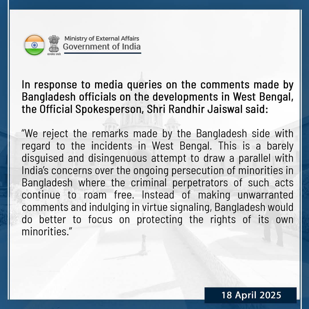 ZulkarnainSaer's tweet image. 𝐈𝐅 𝐘𝐎𝐔 𝐂𝐀𝐍’𝐓 𝐓𝐀𝐊𝐄 𝐎𝐍𝐄, 𝐘𝐎𝐔 𝐒𝐇𝐎𝐔𝐋𝐃𝐍’𝐓 𝐆𝐈𝐕𝐄 𝐎𝐍𝐄 

India has been throwing non-stop jabs at Bangladesh over minority rights since the 5th of August but when Bangladesh gives one back, it resorts to childish retorts. People in glass houses shouldn’t…