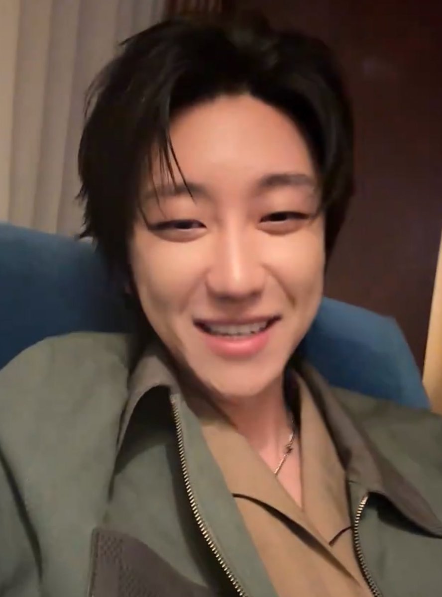 NOT MINGHAO CRYING IN EVERY EPISODE OF “WHEN LIFE GIVES U TANGERINES” N THAT HE MISSES MAMA XU BC OF IT 😭🤍