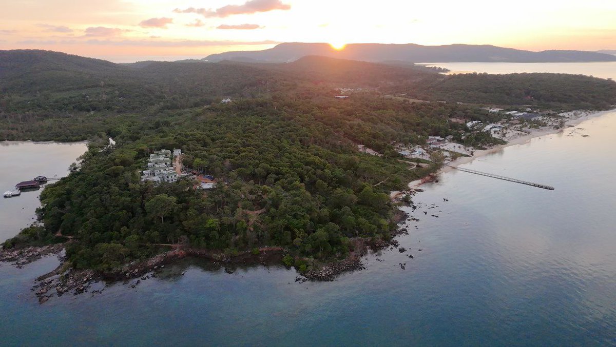 Dziś rano wrzuciliśmy dosyć wesoły film z funderem Satoshi’s Paradise – dumnego, polskiego resortu, który powstaje właśnie teraz, tu i teraz, na wyspie Koh Rong w Kambodży 🇰🇭
I niestety… większość komentarzy to negatywne głosy.

Najczęściej pojawiające się słowo? “Skam” ❌
Nie