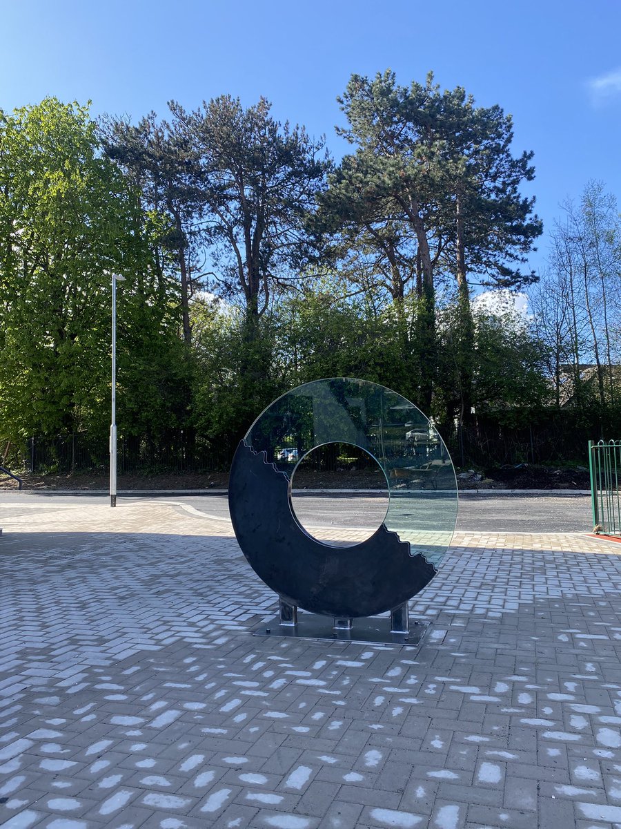 GlasshammerMOD's tweet photo. I truly enjoy working with this particular form, and for this outdoor garden sculpture, i wanted to shift the visual dynamic by introducing Corten Steel and Clear glass. This piece was specifically designed for Mc Namara Construction and fits beautifully info@glasshammer.ie https://t.co/mvveuzo6VV