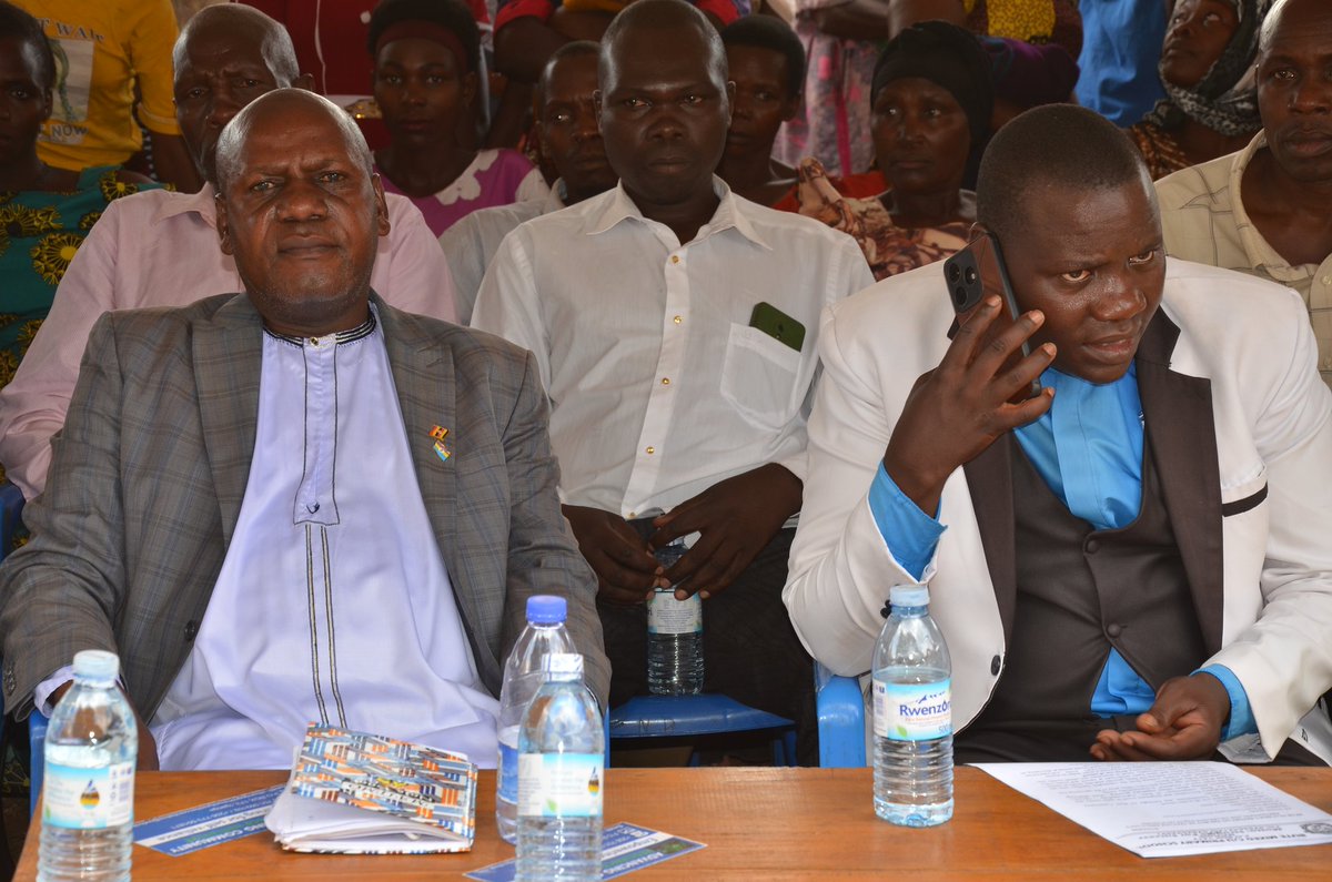 acriuganda's tweet photo. ACRI was Honored to host HRH the Chief of Bunya at our event. He pledged support to ACRI in the fight against early teenage pregnancies &amp; promotion of education in Busoga. Together, we rise.
#ACRIUganda #EndTeenPregnancy #CommunityResilience #HeForShe #BusogaRising @acriuganda https://t.co/ac3aTQzu30