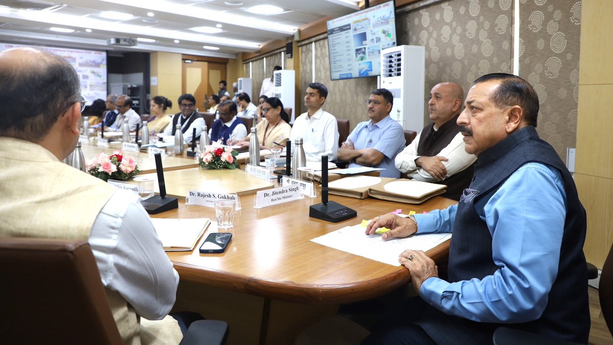 A new era of Indian science and innovation!

Hon’ble Union Minister <a href="/DrJitendraSingh/">Dr Jitendra Singh</a> outlines the vision of ANRF

▪️Collaboration across Ministries, especially in Research &amp; Innovation
▪️Boost private sector participation and investment in Research &amp; Innovation life cycle

(1/3)