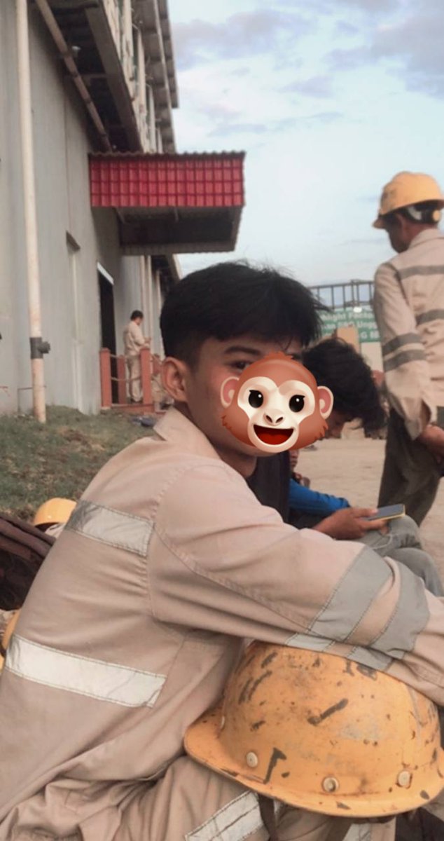 sajaejen_'s tweet photo. Sumpah muak bgt sama nih org, bayar utang sulit bett padahal dulu gw rela bantuin dia tp skrng mana kabur, yaa emang sedikit goblok gw minjemin anak taik ini, 
Buat orang yg kenal khusus kab. Barru sulsel, info pliss capek cok nagih utang padahal itu duit sendiri 😭 https://t.co/UWWCUhInWq