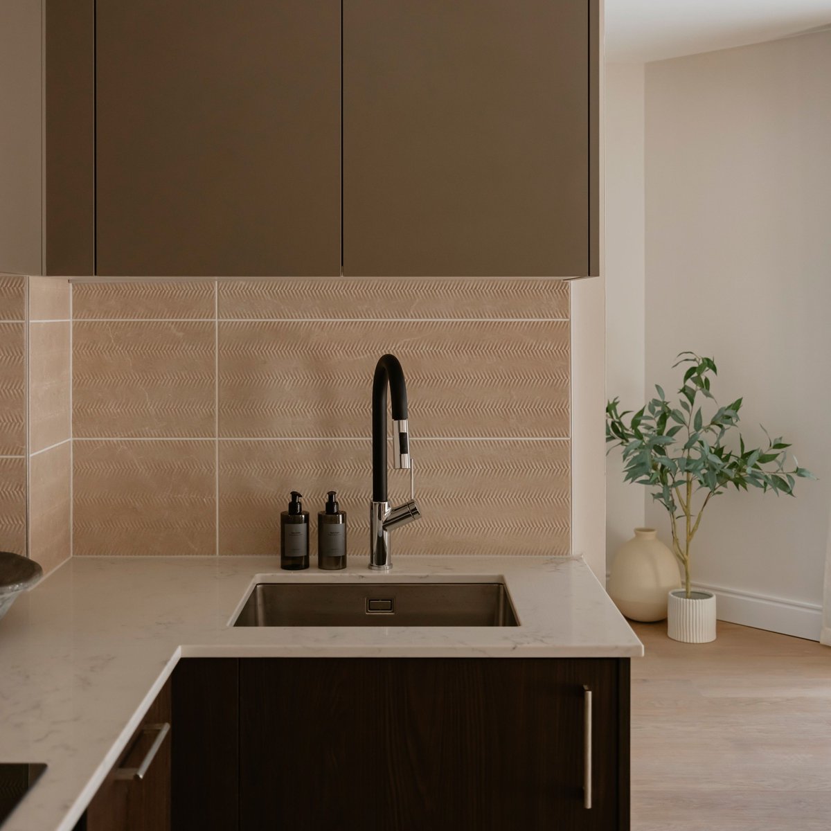 Aitch Group (@aitchgroup1) on Twitter photo We’ve been onsite this week finessing the The Langdon <a href="/thelangdon/">James Langdon</a>.london, Byron Street Show Apartment designed by @kingsleyinteriors, ahead of our first previews. Doesn’t it look gorgeous!
Interested in booking viewing? Register your interest thelangdon.london We’ve been onsite this week finessing the The Langdon <a href="/thelangdon/">James Langdon</a>.london, Byron Street Show Apartment designed by @kingsleyinteriors, ahead of our first previews. Doesn’t it look gorgeous!
Interested in booking viewing? Register your interest thelangdon.london