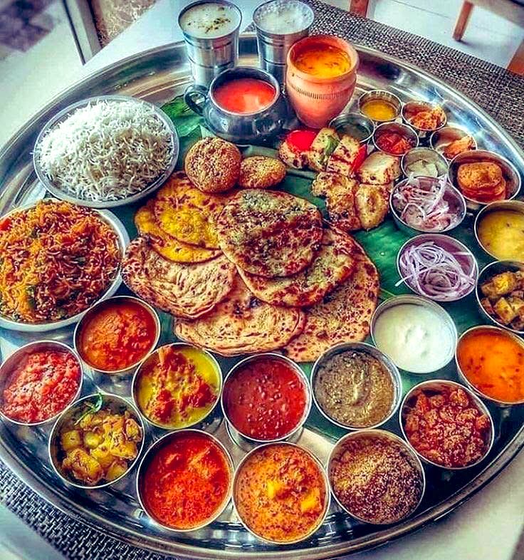 ExploreBharat47's tweet photo. Delicious Indian thalis you must try once ❤️
A yummy Thread 🧵 🤤 

Which Thali is your favorite? Drop a comment and let me know how many you’ve tried so far ❤️

1 . Rajasthani Thali https://t.co/cv5bnrbF7n