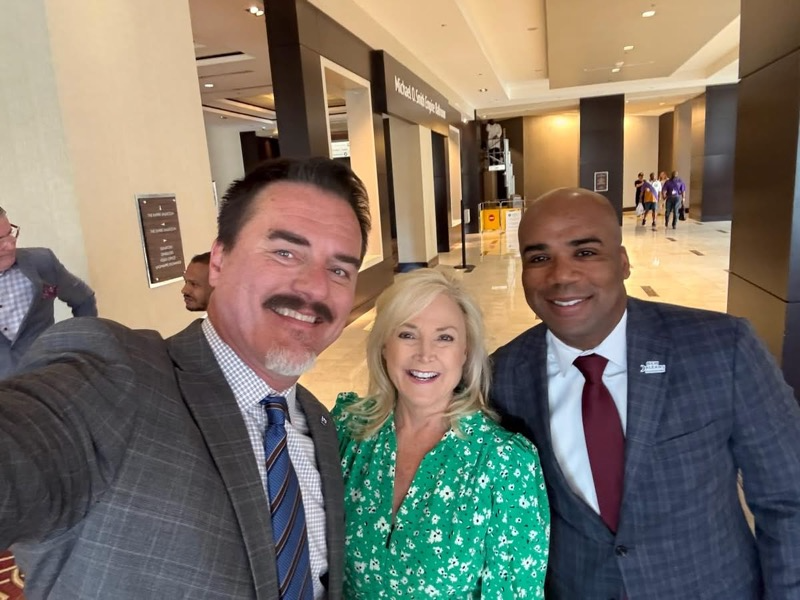 📸 We spent yesterday afternoon at the Hispanic Chamber of Commerce of Louisiana's Roundtable and Business Luncheon. Always great to network and see some familiar faces!  (<a href="/HispanicCCL/">Hispabe John</a>)