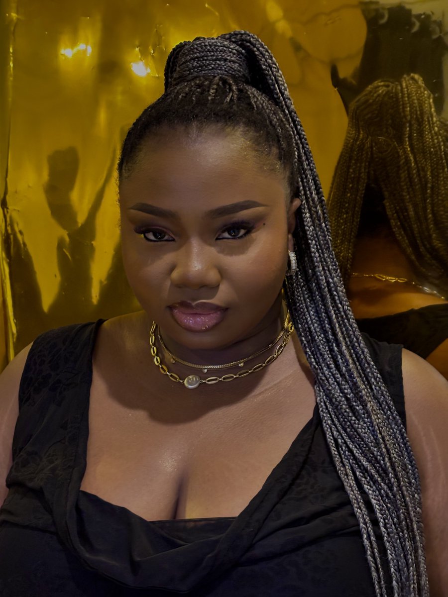 Resident Ad & Party Girl tweet media