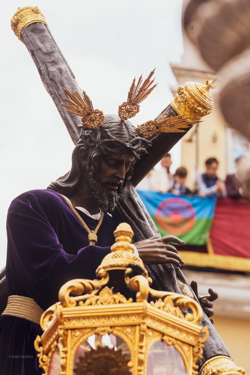El orgullo de tu pueblo, llevar por bandera tus raíces y desprender tu gitanería por las calles de Sevilla.

#MadrugáGitana25 
#SaludyAngustias
