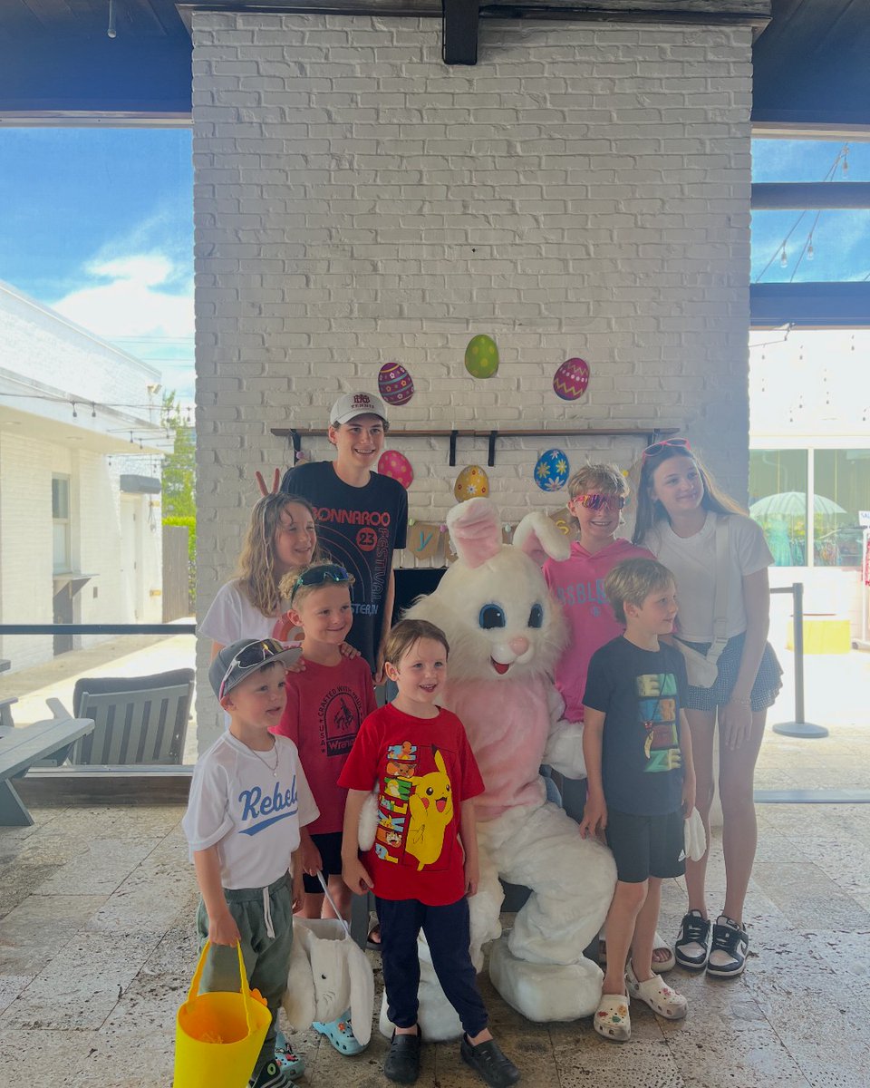 TheBigChill30A's tweet photo. It's a ✨ Good Friday✨ and we can't wait to celebrate Easter with you! Visit https://t.co/qAHiJXai3D to see what's happening on Sunday and join us!🐰 🐣 

#thebigchill30a #sowal #watersound #hey30a #30abeaches #30a #30alife #easter #familyfriendly #easterweekend #easterbunny https://t.co/J0SqCAF7nD