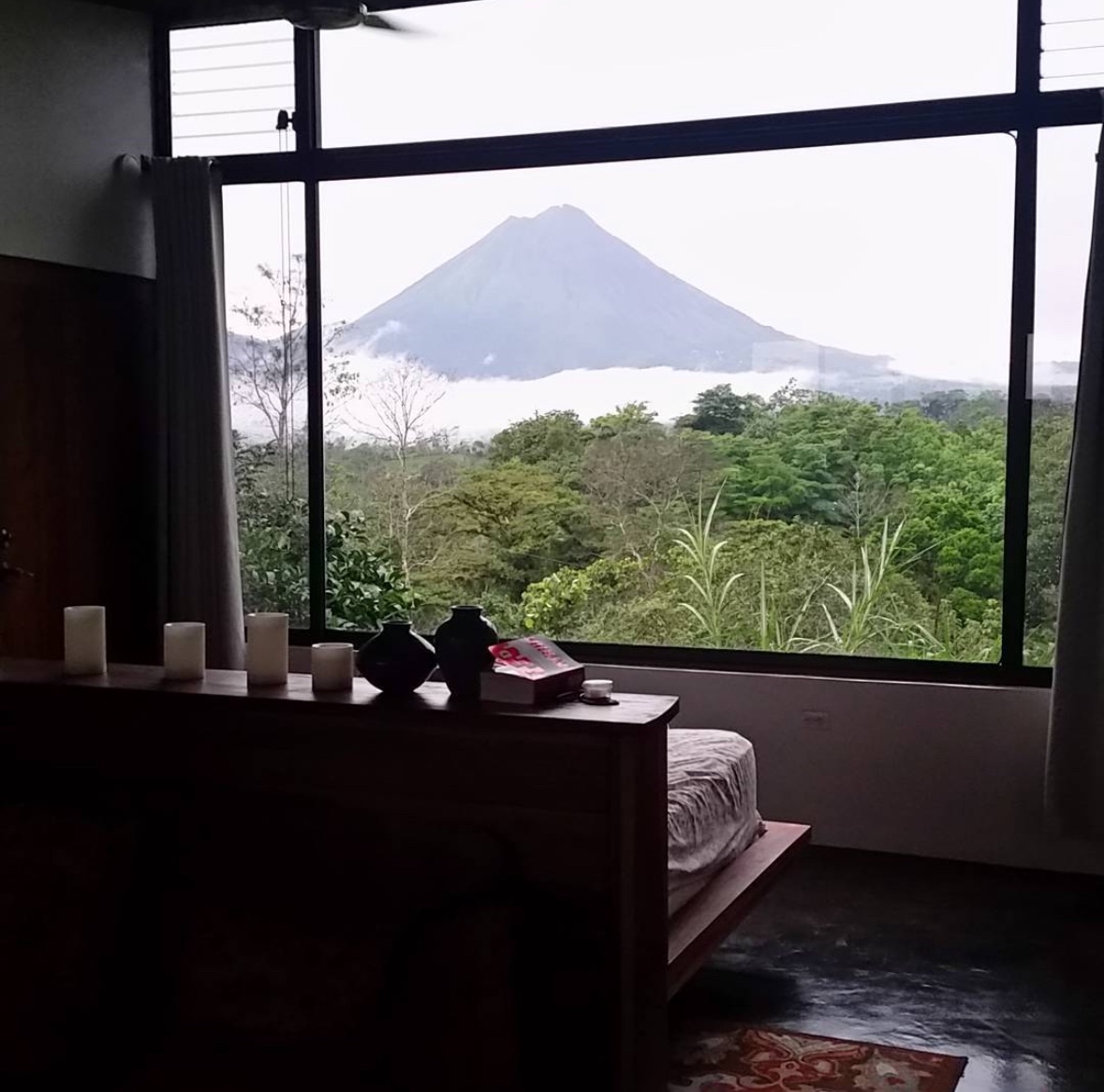 valkerie777's tweet photo. #costarica throwback and the view of #arenalvolcano we had for seven days. Absolutely stunning natural beauty. Canβt wait to go back! https://t.co/lYrliqcPkG