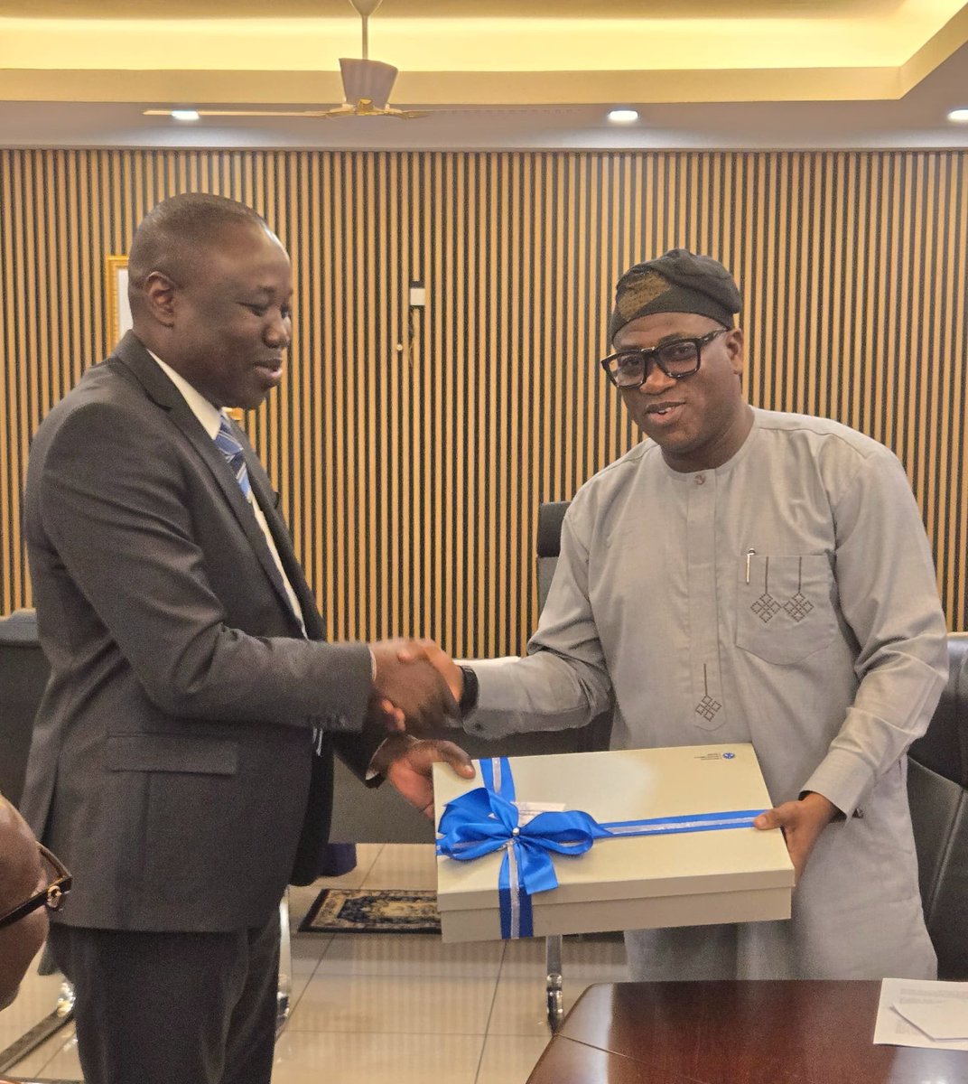 NIBGHANA's tweet image. The Managing Director of National Investment Bank PLC (NIB), Chief Dr. Doliwura Zakaria, made a courtesy call on the Minister of Environment, Science, and Technology, Hon. Dr. Ibrahim Murtala Muhammed.
Read More: tinyurl.com/ajcz6mj5

#NIBPLC #MoEST #EconomicGrowth