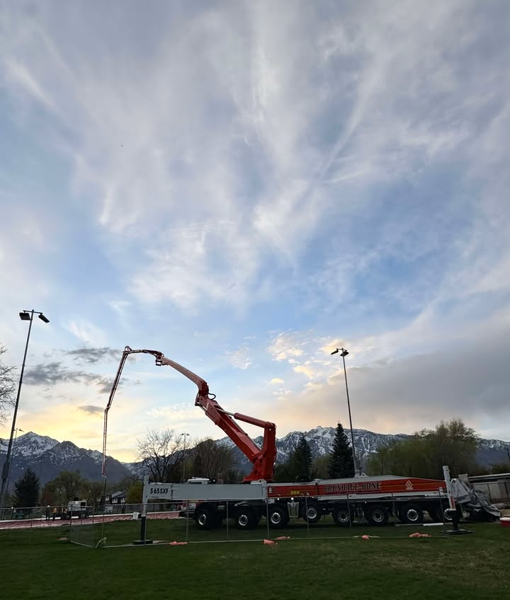 We are always happy to show off one of our newest pumps on the field. Here in Sandy, Utah Brundage-Bone is pouring 390 yards for a new Pickleball Court for Renner Sports. For this Brundage has sent out it’s new Schwing 65SXF and talented operator Colby Cedarstrom for the job.