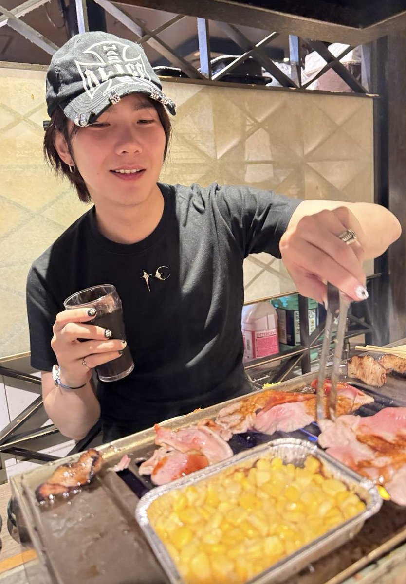 🌸━━━━━━━━━━━🌱
　　BUILD FANMEETING 
　　　IN TOKYO 2025
          〜SPRING DATE〜 
🌱━━━━━━━━━━━🌸

🌸明日のSPRING DATEをお楽しみに🌸

🎫当日券ご用意あります
🔸Aseat  ￥33,000
🔸Bseat  ￥11,000
※数に限りがございます

#Beyourluve #BuildJakapan