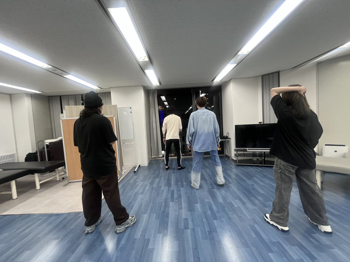723kaaaan's tweet photo. 関西ダンス部🕺
がっつり踊りましたー！
激ムズダンスやったけど楽しかった！！

来週23日も開催します^ - ^
��ひ良かったらチャレンジしにきてください！

#ふせくん振り入れ50分笑
#皆顔面必死
#誰が先生なのでしょうかという構図
#ドクターストレッチ
#befirst
#boomboombackチャレンジ https://t.co/EkpnyxUJnU