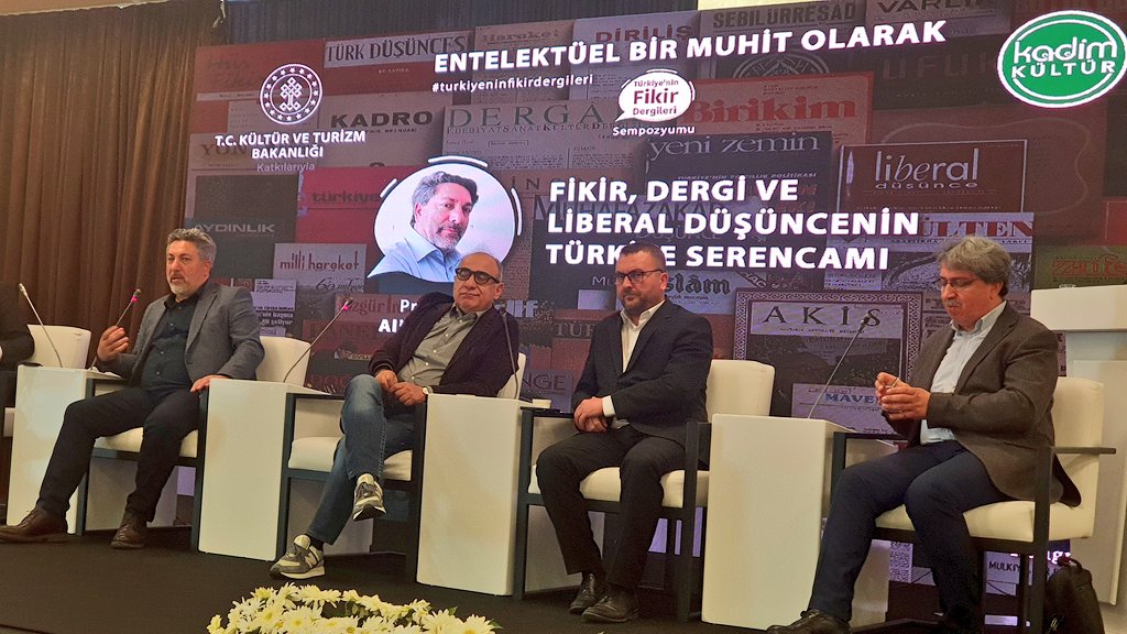 Alim Yılmaz daha önce yayınlanan sağda veya solda; sosyalist, ülkücü veya İslamcı dergilerde önemli bir eksik olduğunu; bireyin olmadığını ya da çok belirsiz olduğunu kaydetti.
LD'nin bu eksikliği kapatmak üzere yayına başladığını ifade etti"
<a href="/drrnobody/">alim yılmaz</a>
#turkiyeninfikirdergileri