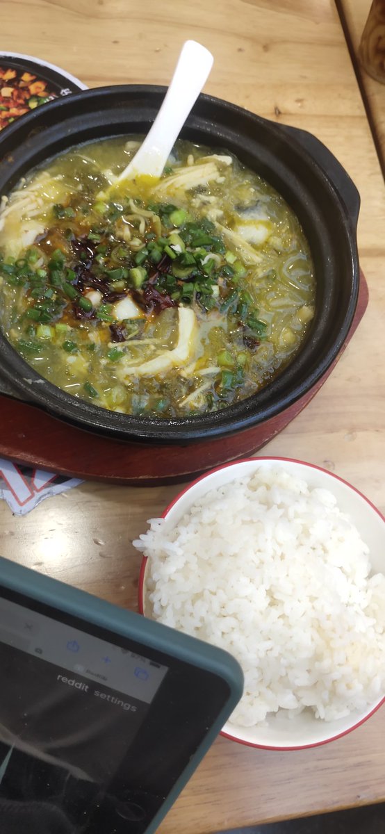 一人吃鱼，全家不饿。

太热了，今晚不回去，睡图书馆吧。
没人管真是自在。