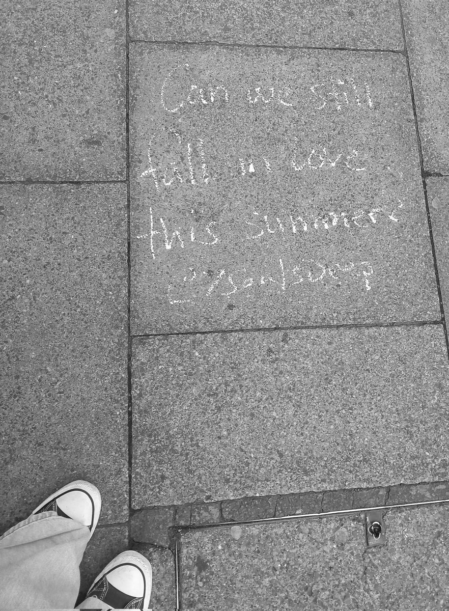 TheMadness1977's tweet photo. Saw this yesterday in town. Thats why they call Manchester the City of Romance 😍

"Can we still fall in love this summer?" https://t.co/GBJny6Ntg0