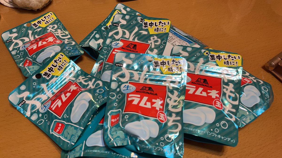 sai_hpmp's tweet photo. １年以上振りに店舗販売されているのを発見！そしてハシゴ！
急にいなくなった時は絶望だったけど、大粒ラムネに支えてもらい、季節を一巡り…春が来た♪
#森永生ラムネ玉 https://t.co/qHB5Hg2TlT