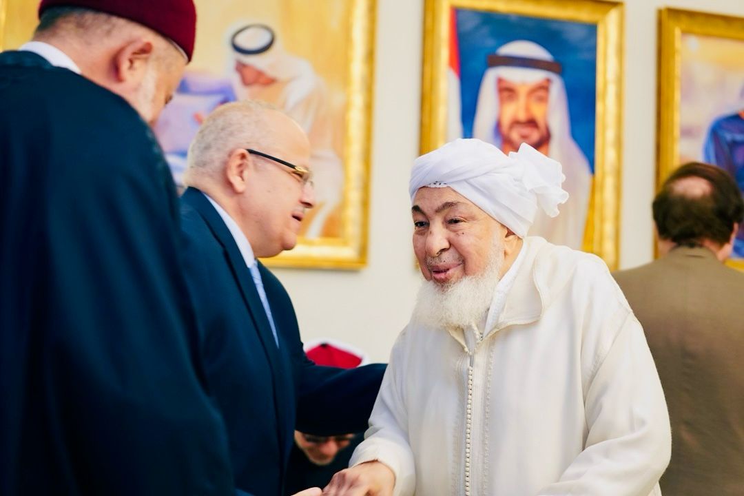 mostfamedmoctar's tweet photo. معالي الشيخ عبد الله بن الشيخ المحفوظ بن بيه يتشرف يستقبل في منزله في أبوظبي العلماء والمفكرين المشاركين في مؤتمر المواطنة. https://t.co/bln39dap5l