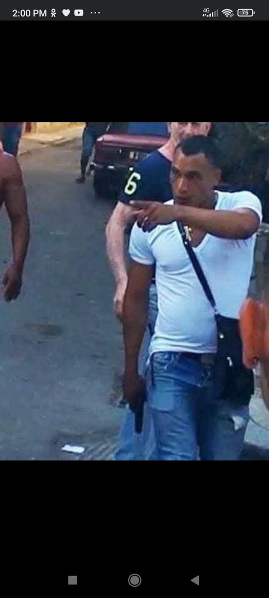 bateriadeacido's tweet photo. Otro más en Estados Unidos se encuentra viviendo  el asesino, el agente del G-2  Yoennis Pelegrín Hernández. Con esta pistola que aparece en la foto, asesinó por la espalda al joven Diubus Lorenzo Tejeda en el Reparto "La Güinera" el 11 de Julio de 2021

"Mira esto Marco Rubio" https://t.co/HtlVNR3urf