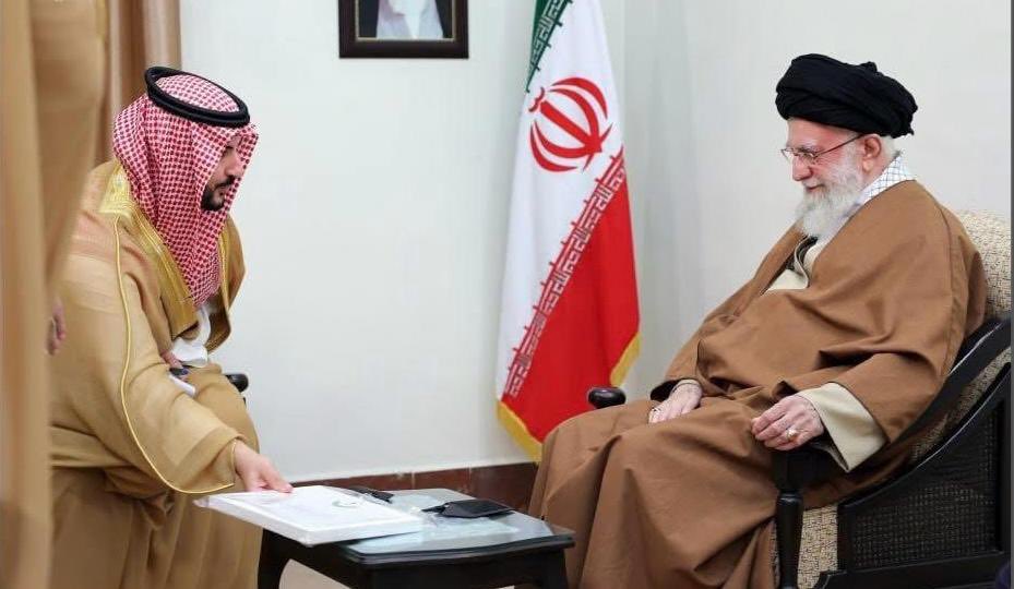 Nath_limited_ed's tweet photo. من محمد بن سلمان أمير العرب إلى علي الخامنئي كاهن الفُرس: استسلم تسلم https://t.co/Q7Xi68RrPn
