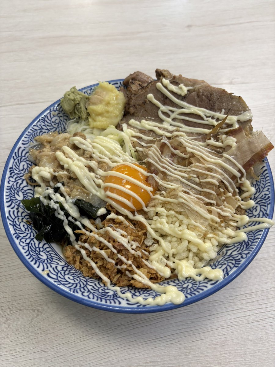 Akkey@幸手

冷やしたぬき(麺150g)

マヨビームなジャンクな見た目とは裏腹に、さっぱりしてて麺がズバズバいけます‼️麺減らさなくてもよかったかも…

今日もご馳走様でした🙌
ばったり、つくねさんあざました🙄