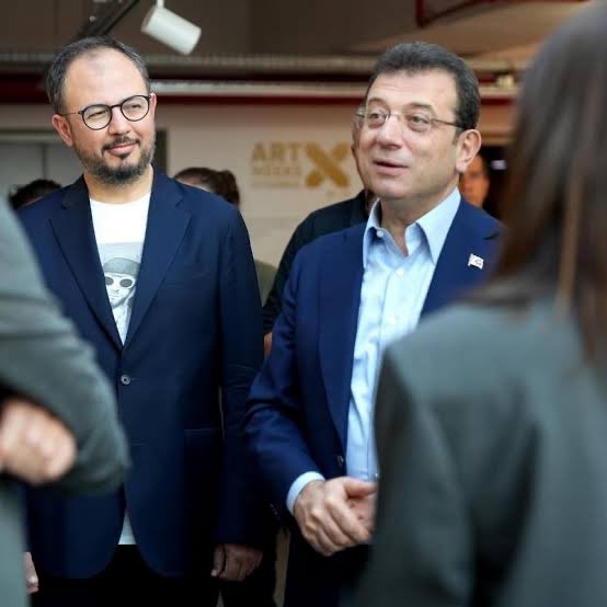 Ekrem İmamoğlu rüşvet ve yolsuzluk soruşturmasında tutuklanan Kültür A.Ş. Genel Müdürü Murat Abbas (solda)

Etkin pişmanlık başvurusunda bulunarak itirafçı oldu