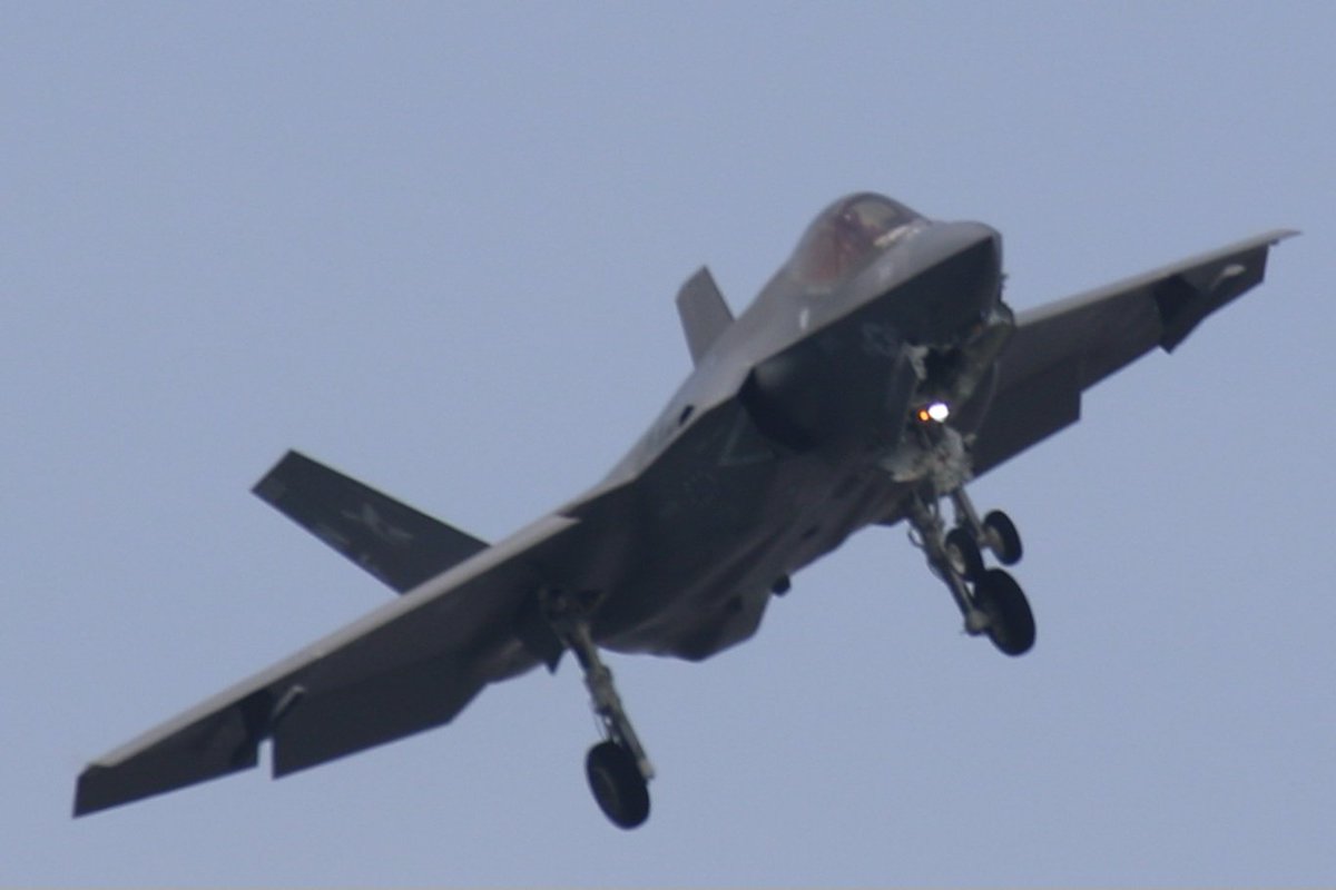 Officegin's tweet image. 厚木基地

厚木基地

F-35C Lightning II

R/W19↓

#厚木基地
#F35C
#LightningII