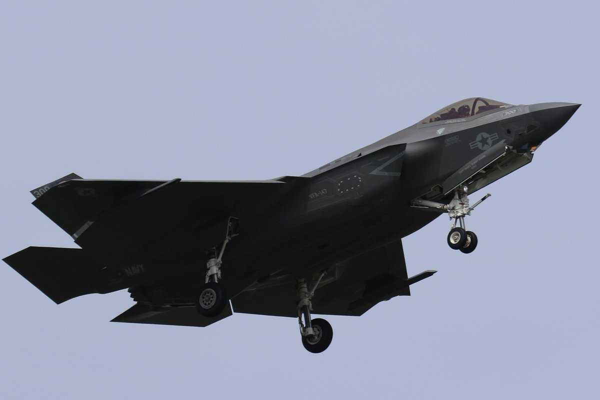 Officegin's tweet image. 厚木基地

厚木基地

F-35C Lightning II

R/W19↓

#厚木基地
#F35C
#LightningII