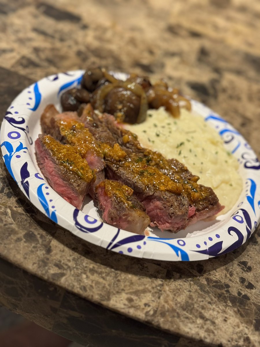 CallMeChristian's tweet image. Dinner last night 😮‍💨 #steak #food