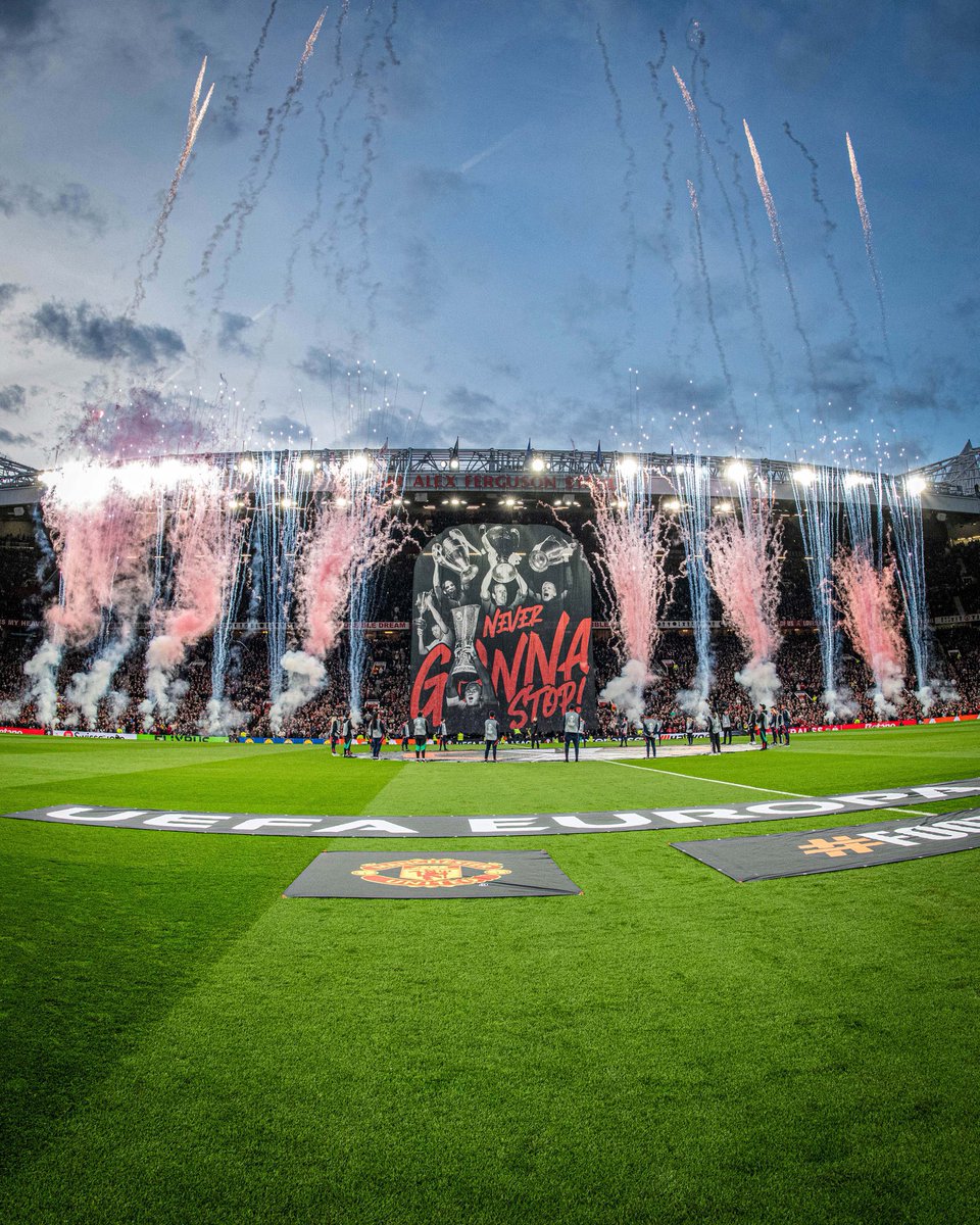 WOW. WHAT. A. NIGHT. 

Might have to retire after that one. Not sure I’ll direct a better game than that. 

Very lucky to work with the best of the best in the industry.  

<a href="/ManUtd/">Manchester United</a> 5-4 <a href="/OL_English/">Olympique Lyonnais 🇬🇧🇺🇸</a> 
UEFA Europa League  
Old Trafford 
21 Cameras 🎥