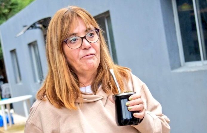 NO gobierna la honestidad.
Gobiernan al grito de la tribuna y al voleo, ocultando delitos y prácticas oscuras.
NO están a la altura necesaria para conducir el futuro de nuestro país 🇺🇾.
Se fue el primer ministro a días de asumir.
Duele Uruguay