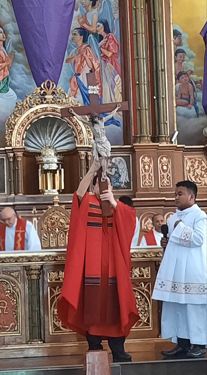 annalejano's tweet photo. A Blessed Good Friday to all ✝️🙏🏼🤍💐🕯_04182025
Day 2 of The Paschal Triduum✝️🙏🏼
#GoodFriday #SevenLastWords
#AdorationOfTheCross✝️🤍
#CelebrationOfTheLordsPassion
#GoodFridayProcession #GratefulAndJoyfulHeart🤍🙏🏼
#Lent2025✝️ https://t.co/lGhdPQuinn