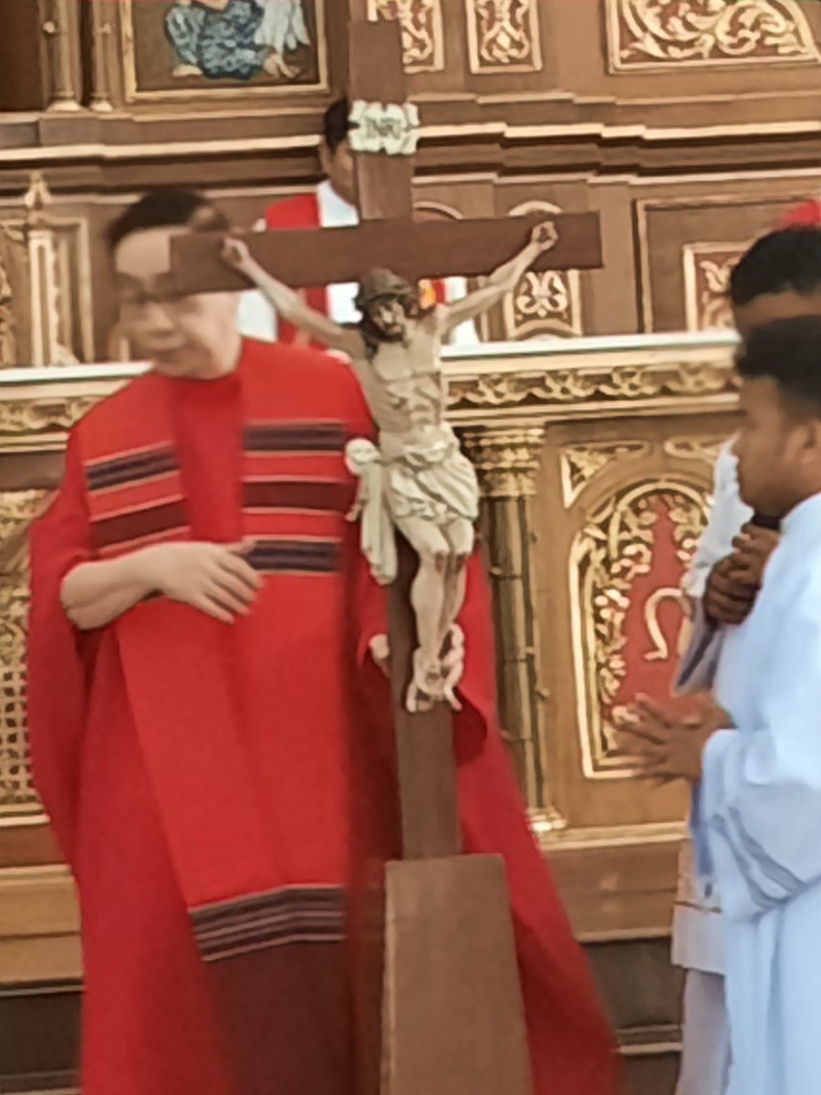 annalejano's tweet photo. A Blessed Good Friday to all ✝️🙏🏼🤍💐🕯_04182025
Day 2 of The Paschal Triduum✝️🙏🏼
#GoodFriday #SevenLastWords
#AdorationOfTheCross✝️🤍
#CelebrationOfTheLordsPassion
#GoodFridayProcession #GratefulAndJoyfulHeart🤍🙏🏼
#Lent2025✝️ https://t.co/lGhdPQuinn