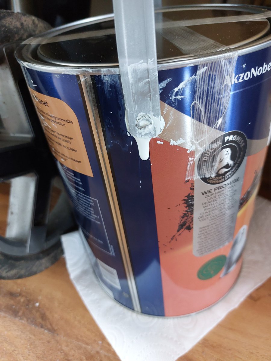 KL_Dobson's tweet photo. @TheRangeUK I purchased 5L of custom mixed paint at the Edinburgh Craigleith store and by the time I got it home it was leaking from the handle- photos are 7 mins apart. Also ruined my coat 😕
Please advise. https://t.co/LMTjpUJiKq