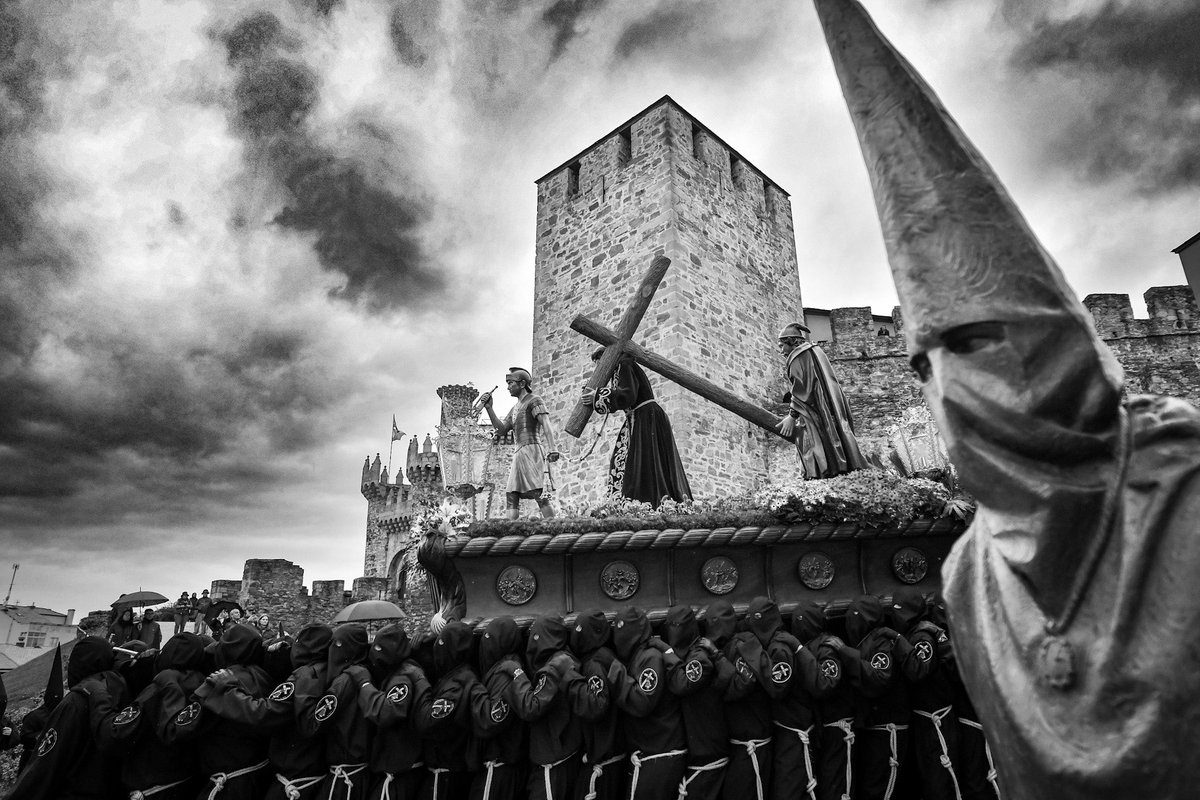 Quinito_Foto's tweet photo. Semana Santa 2025 Ponferrada 🖤
.
.
#semansanta2025 #quinitofotografia #elbierzo #Bierzo #Ponferrada #quinitofotografia #ElBierzoDigital #SemanaSantaPonferrada https://t.co/PY0JHkj1mU