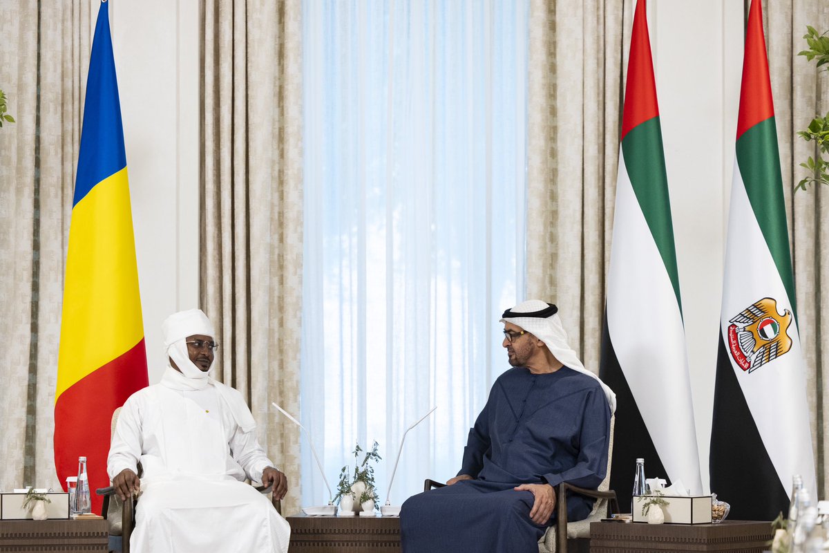 التقيت اليوم في أبوظبي فخامة محمد إدريس ديبي إتنو رئيس جمهورية تشاد، حيث بحثنا سبل تعزيز العلاقات الثنائية خاصة في المجال التنموي والعمل المشترك من أجل توسيع آفاق التعاون واستثمار الفرص المتاحة بما يخدم التنمية المشتركة للبلدين ويعود بالخير والنماء على شعبيهما.
