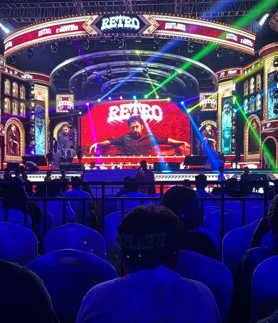 singamgroup8's tweet photo. #Retro ready ah? https://t.co/U5xPj5XUAo