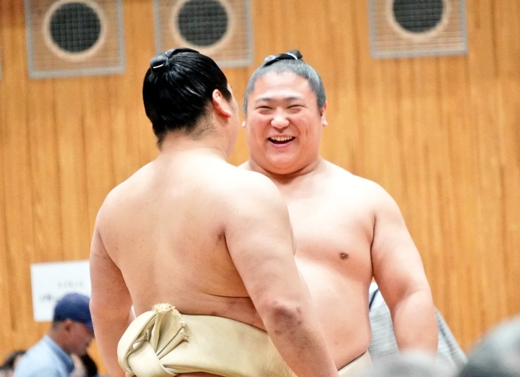 平戸海とお話中😄

#sumo #巡業 #宇都宮場所
#若隆景 関